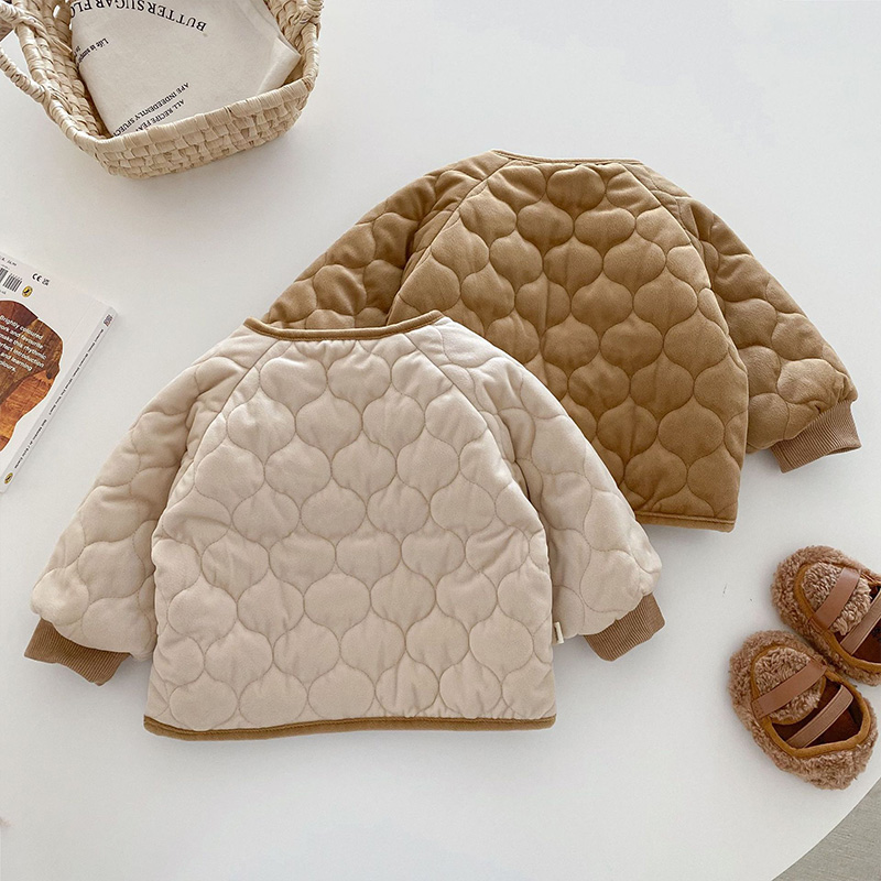 2025年韓国ベビー冬服可愛いクマ柄両面着用アウターウェア男 - Winter Clothing Baby のレビューと価格