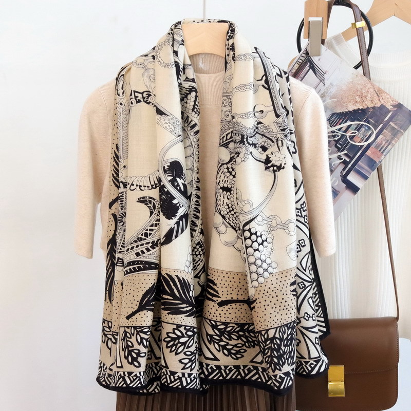 シルクウールスカーフ 135 センチメートル高級デザイナー特 - Winter Clothing Hong Kong のレビューと価格